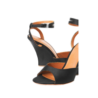 Anoush Wedge