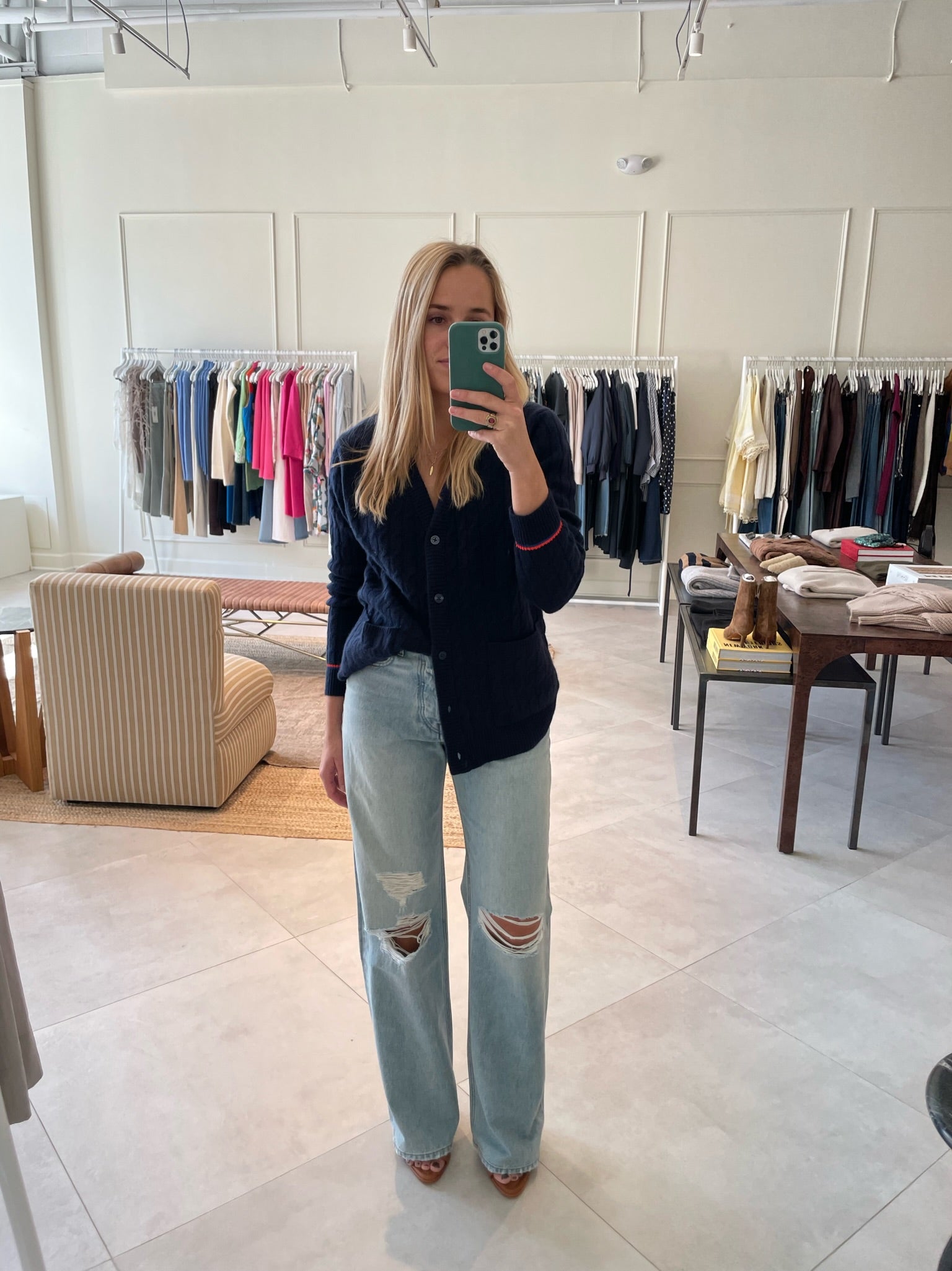 Sammy Distressed Jean – Le Weekend Studio