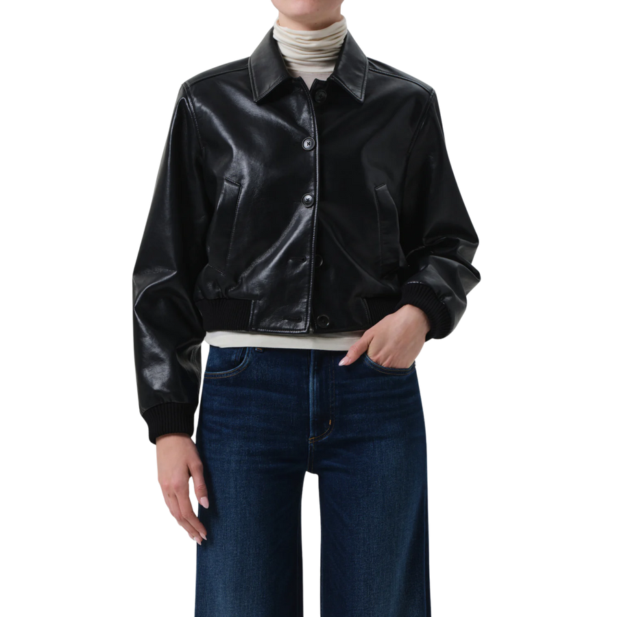 Lola Bomber